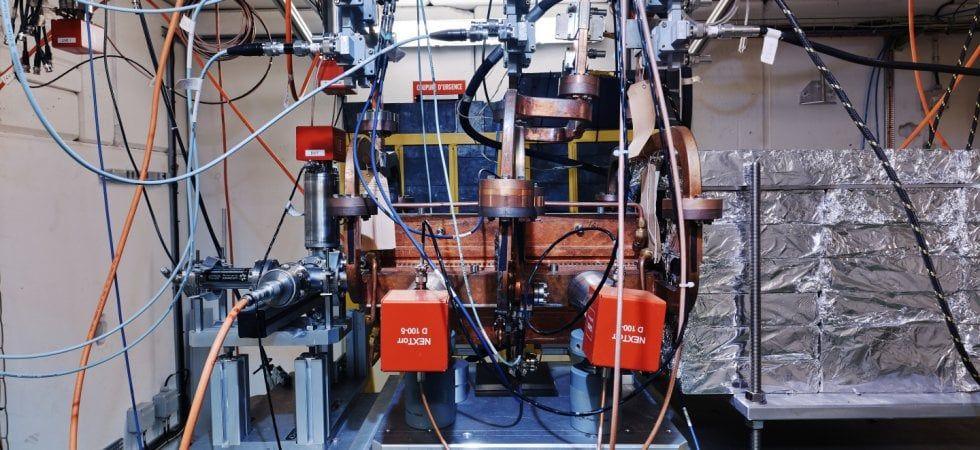 Particle accelerators and fight to the cancer: x-ray FLASH