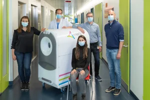 First European hospital receives 3D colour X-ray scanner using CERN technology